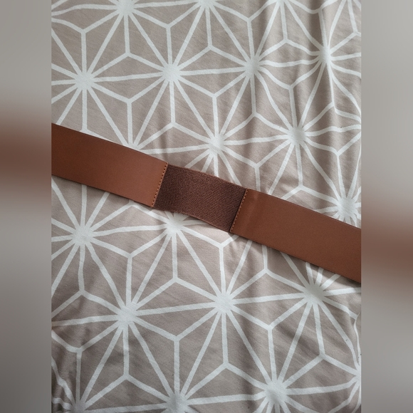 LOFT Tan Belt with Gold Buckle - Picture 6 of 6